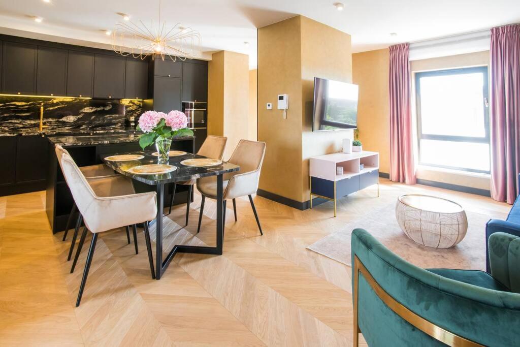 Apartamento Luksusowy Penthouse Z Jacuzzi I Widokiem Na Morze Gdynia Exterior foto